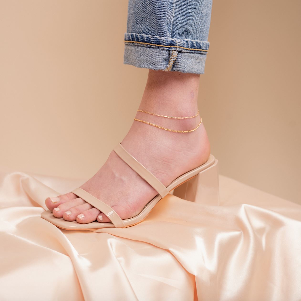 Dainty, handmade Linked Anklet by Katie Dean Jewelry. Perfect for Summer!