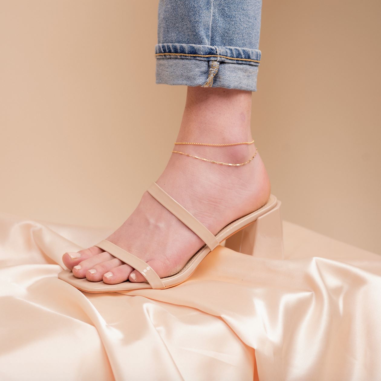 Dainty, handmade Linked Anklet by Katie Dean Jewelry. Perfect for Summer!