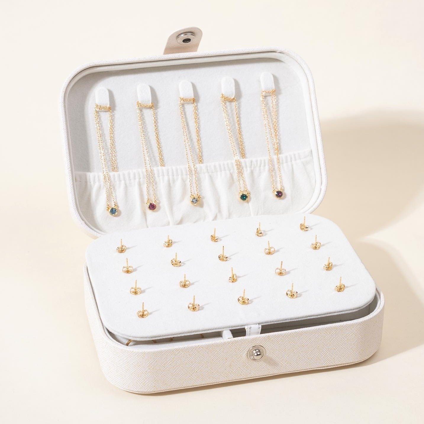 Jewelry Case open showing the necklaces area, organize your jewelry, travel case.