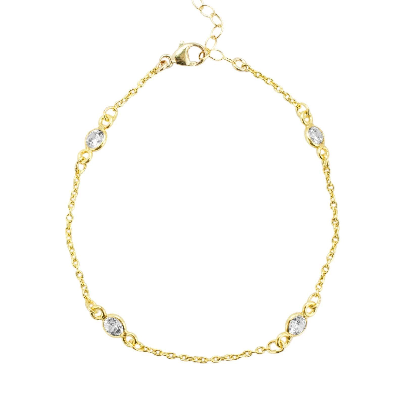 The Crystal Chain Bracelet is perfect for the woman who wants a classic sparkle layered in with their look. 