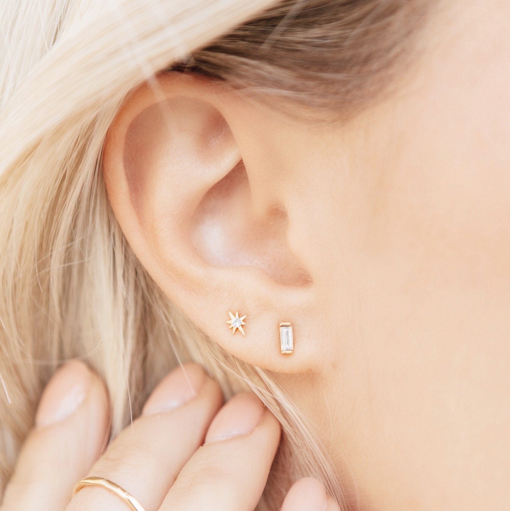 17 Best Earrings for Sensitive Ears, According to Dermatologists | Glamour