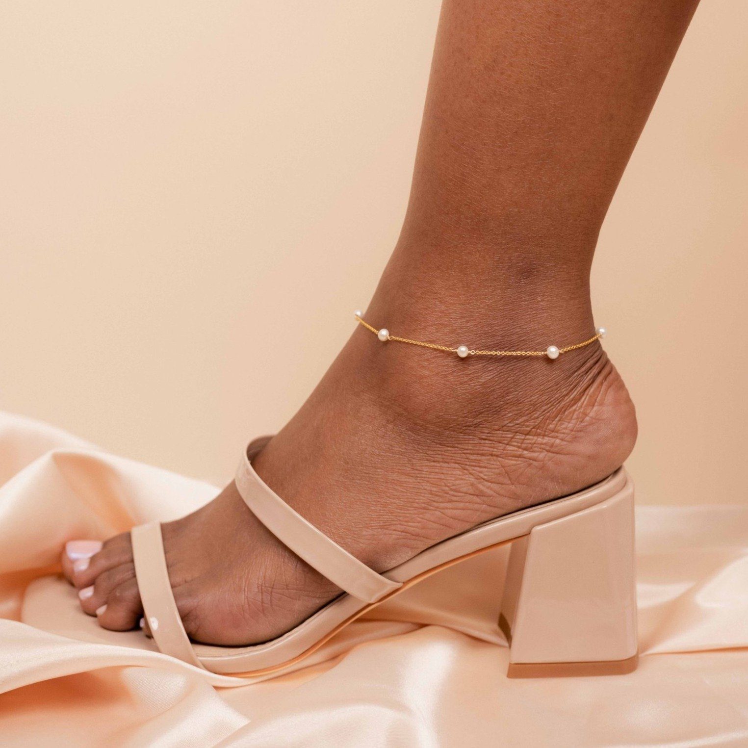Dainty, handmade Pearl Anklet by Katie Dean Jewelry. Perfect for Summer!